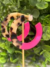 Load image into Gallery viewer, Hot Pink and Tortoise Hoop Earrings

