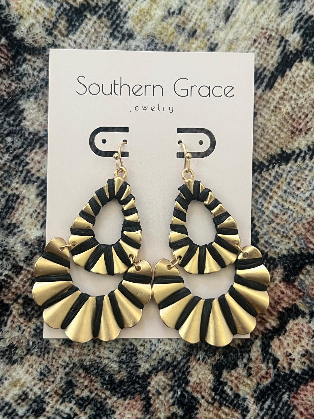 Aria Earrings - Black