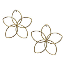 Load image into Gallery viewer, Gold Wire Flower Earrings
